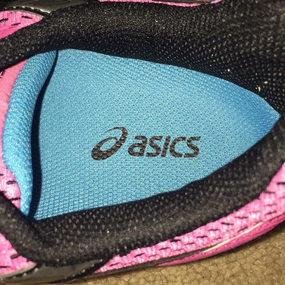 Asics running shoes - Picture 3 of 8